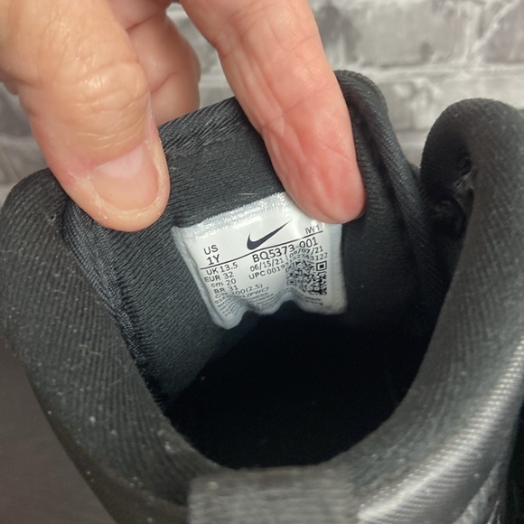 Nike - Picture 5 of 10